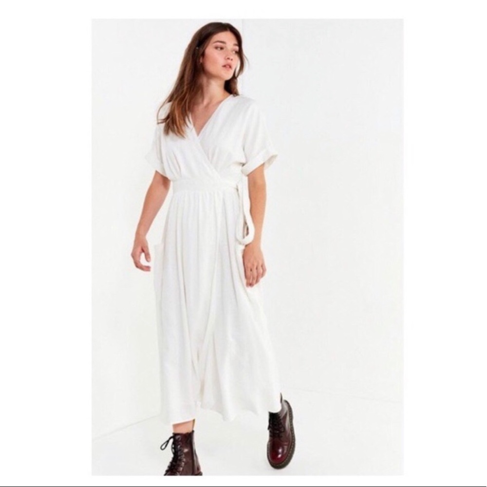 Urban Outfitters Gabrielle Linen Wrap Dress